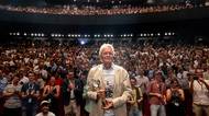 Michael Douglas si dal kachnu a pivo, totálně okouzlil Vary a sám byl velmi dojatý